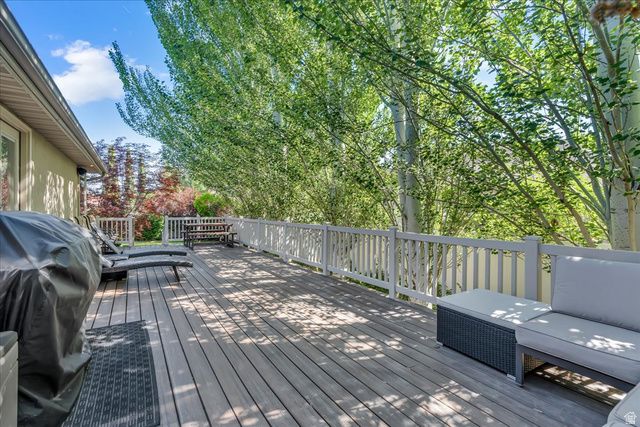 10605 S WILLOW VALLEY RD, South Jordan, UT 84095