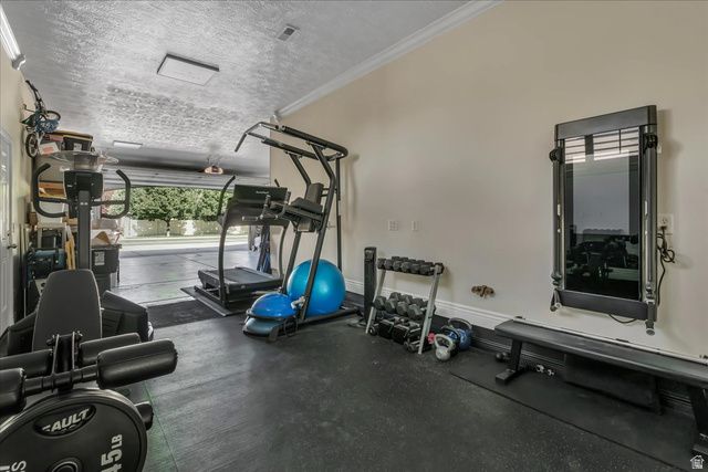 10605 S WILLOW VALLEY RD, South Jordan, UT 84095