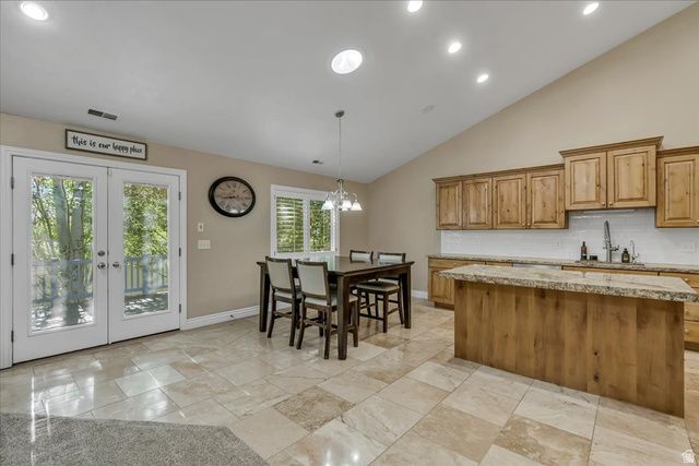 10605 S WILLOW VALLEY RD, South Jordan, UT 84095