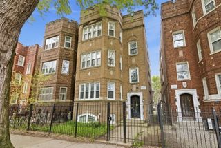7724 S Essex Avenue, Chicago, IL 60649
