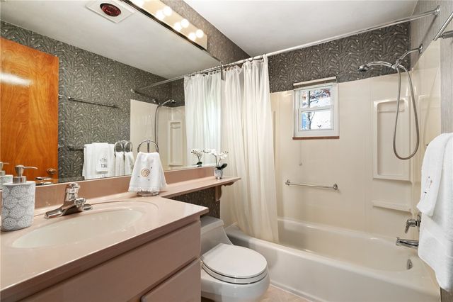 124 Marian Ave, Shaler, PA 15116