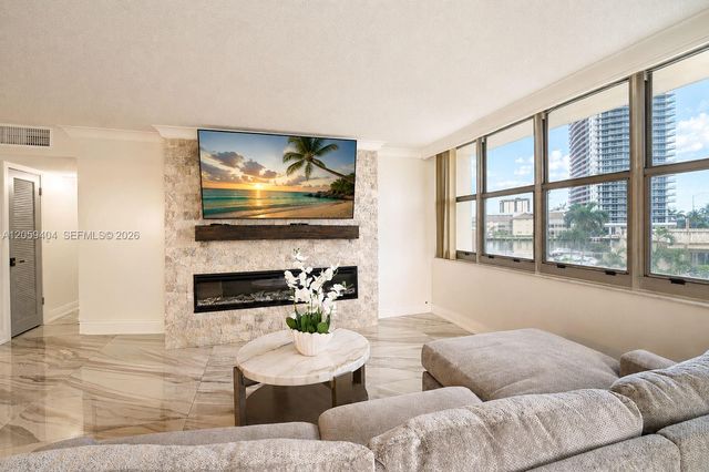 1817 S Ocean Dr 215, Hallandale Beach, FL 33009