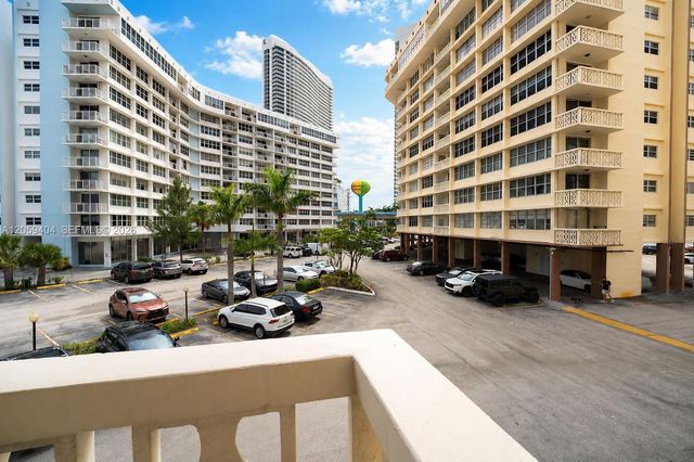 1817 S Ocean Dr 215, Hallandale Beach, FL 33009