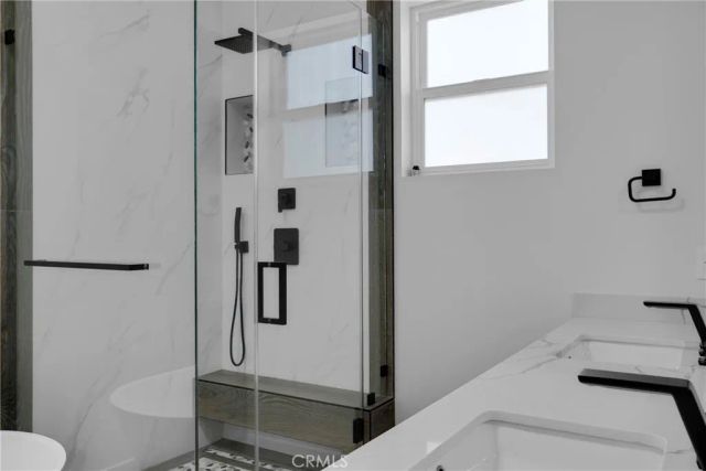 2409 Perkins Ln, Redondo Beach, CA 90278