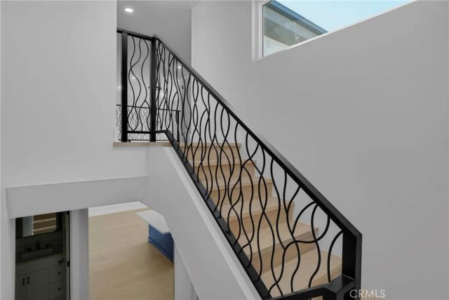 2409 Perkins Ln, Redondo Beach, CA 90278