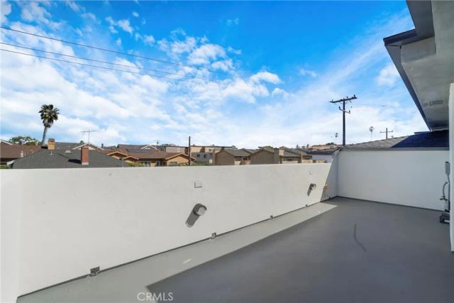 2409 Perkins Ln, Redondo Beach, CA 90278