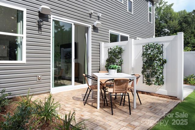 2112 Vinyasa Lane, Charlotte, NC 28215