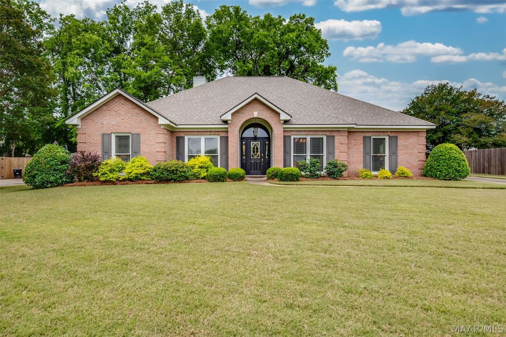 8806 Old Magnolia Way, Montgomery, AL 36116