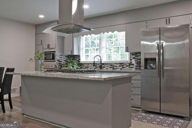 3863 Artist View, Decatur, GA 30034