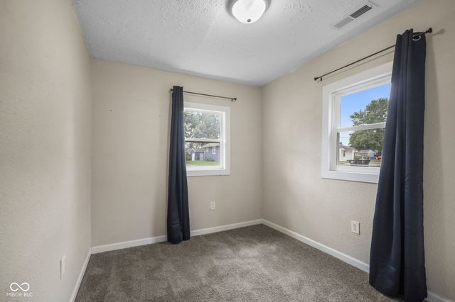 220 E 29th Street, Anderson, IN 46016