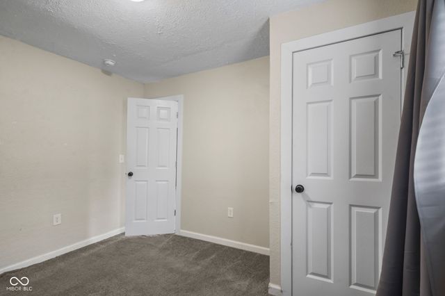 220 E 29th Street, Anderson, IN 46016
