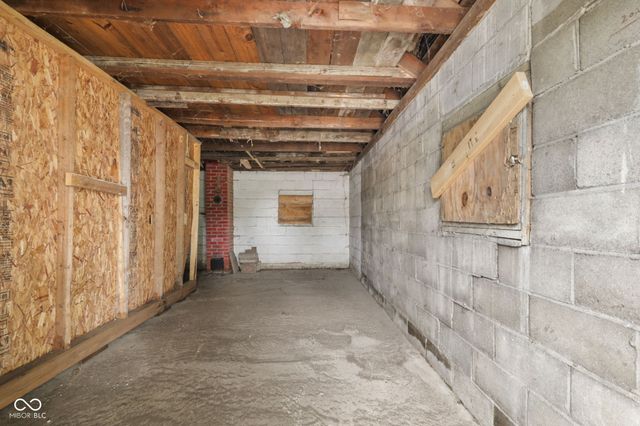 220 E 29th Street, Anderson, IN 46016