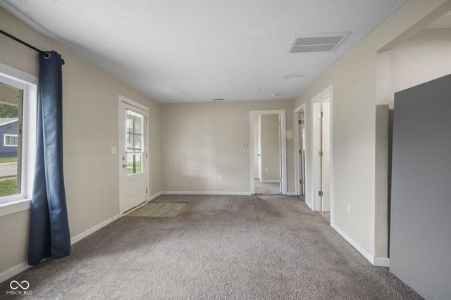220 E 29th Street, Anderson, IN 46016