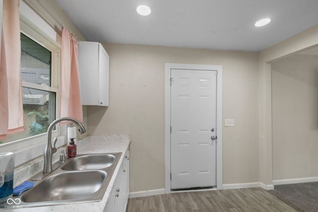 220 E 29th Street, Anderson, IN 46016
