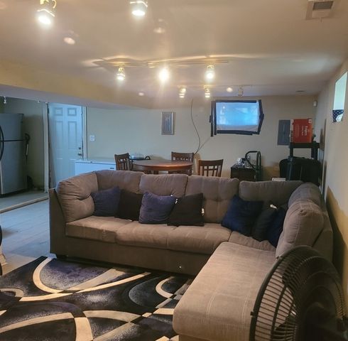 9601 S Princeton Avenue, Chicago, IL 60628