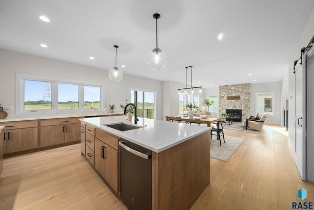 1517 W Autumn Cir Circle, Brandon, SD 57005