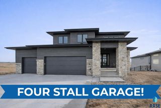 1517 W Autumn Cir Circle, Brandon, SD 57005