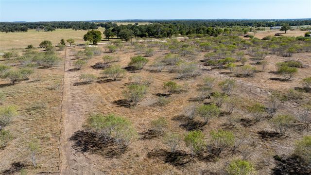 155 Spanish Oak RD, Dale, TX 78616