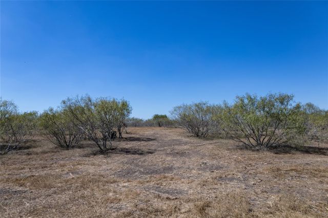 155 Spanish Oak RD, Dale, TX 78616