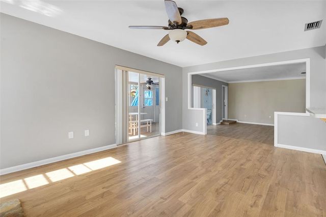 5708 BAYSHORE DR, Seminole, FL 33772