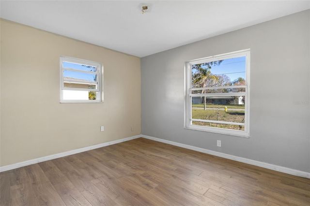 5708 BAYSHORE DR, Seminole, FL 33772