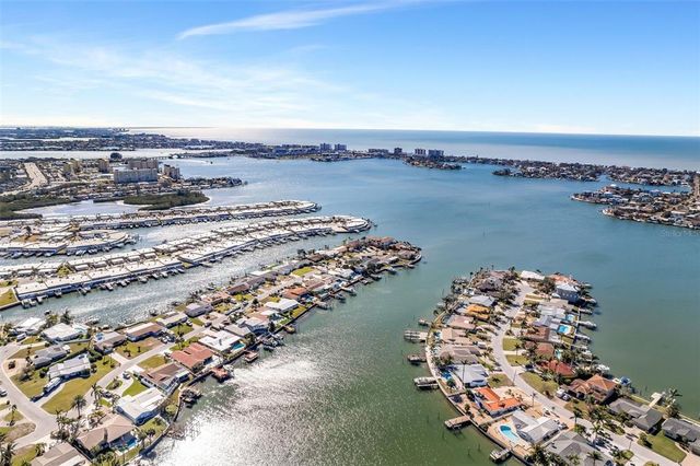 5708 BAYSHORE DR, Seminole, FL 33772