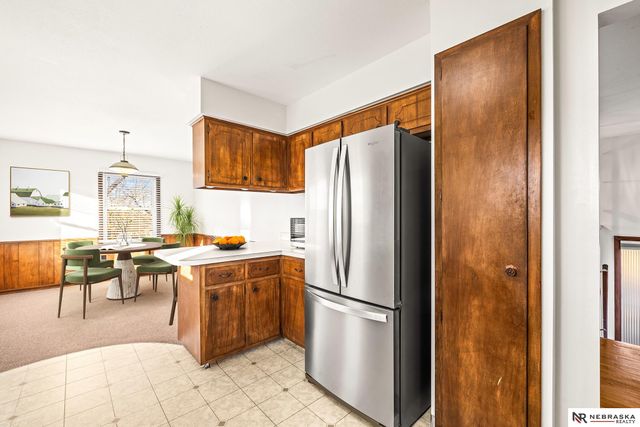 9116 S Circle, Omaha, NE 68127