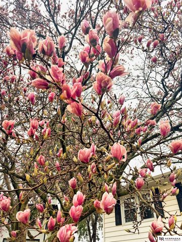 9116 S Circle, Omaha, NE 68127