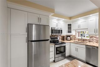 9820 S Hollybrook Lake Dr 16-105, Pembroke Pines, FL 33025