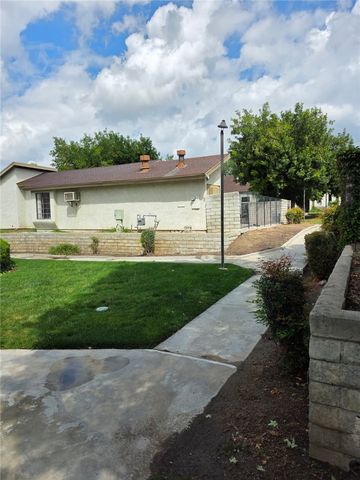 1974 E Lynwood 2f, San Bernardino, CA 92404