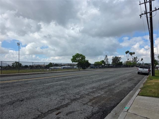 1974 E Lynwood 2f, San Bernardino, CA 92404