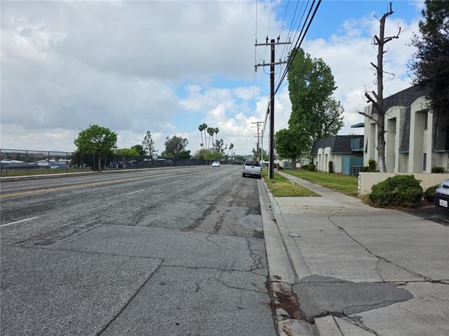 1974 E Lynwood 2f, San Bernardino, CA 92404