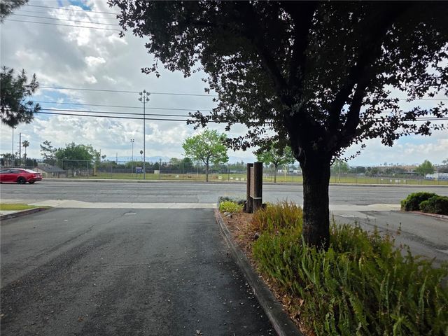 1974 E Lynwood 2f, San Bernardino, CA 92404