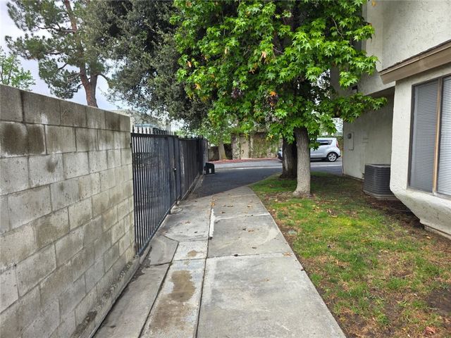 1974 E Lynwood 2f, San Bernardino, CA 92404