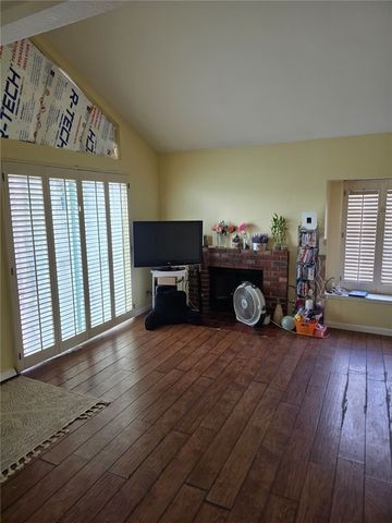 1974 E Lynwood 2f, San Bernardino, CA 92404