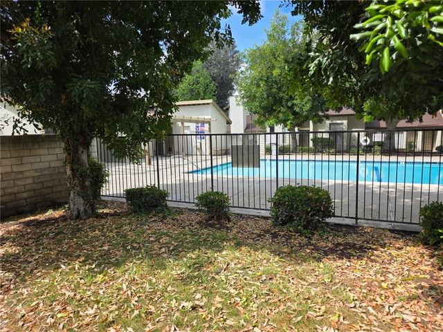 1974 E Lynwood 2f, San Bernardino, CA 92404