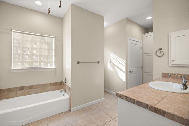 211 Turner Circle, Granbury, TX 76048