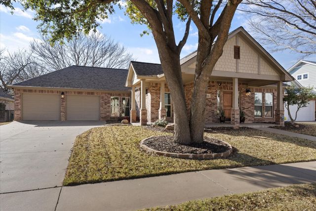 211 Turner Circle, Granbury, TX 76048
