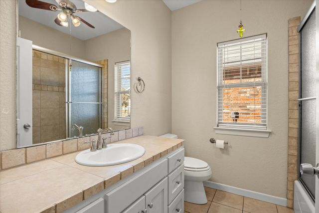 211 Turner Circle, Granbury, TX 76048