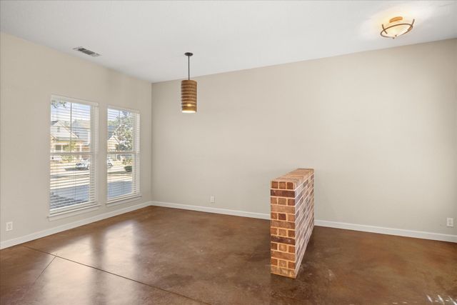 211 Turner Circle, Granbury, TX 76048