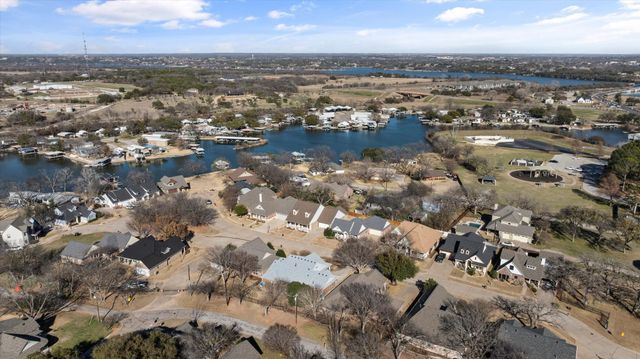 211 Turner Circle, Granbury, TX 76048