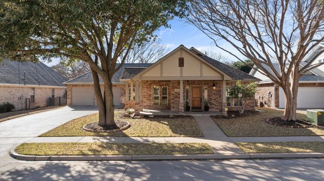 211 Turner Circle, Granbury, TX 76048
