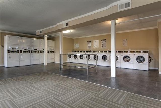 6680 Charlotte Pike Apt A12, Nashville, TN 37209