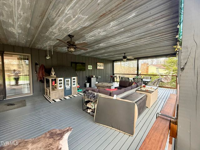 106 Revere Circle, Elizabethton, TN 37643