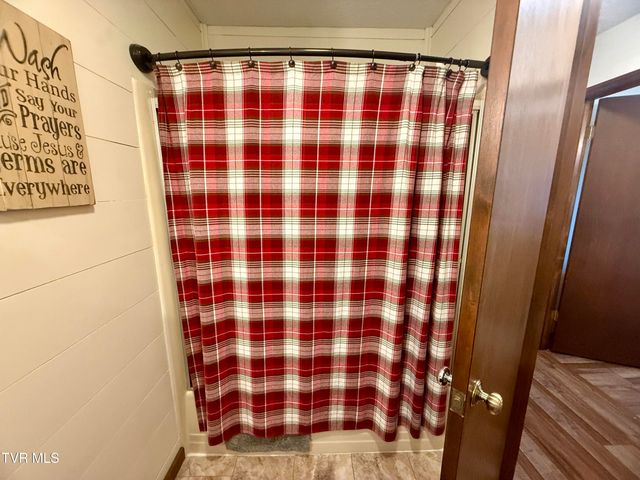 106 Revere Circle, Elizabethton, TN 37643