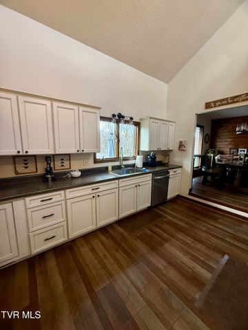 106 Revere Circle, Elizabethton, TN 37643