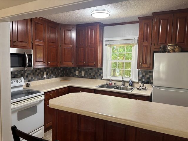 199 Argyle Rd, Camden, TN 38320