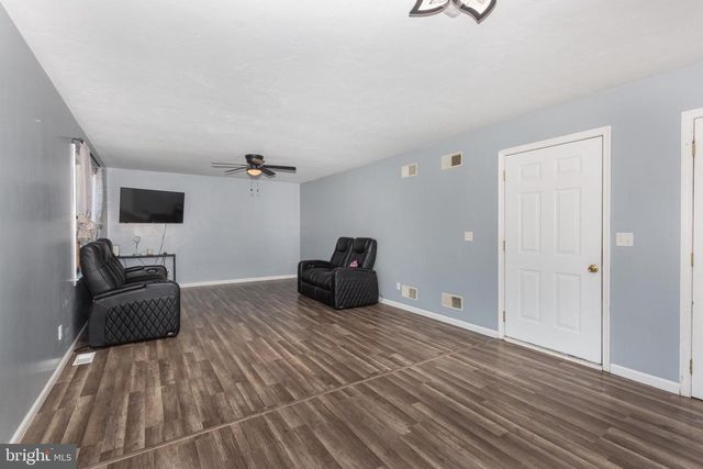 41 WHEATON DR, Littlestown, PA 17340