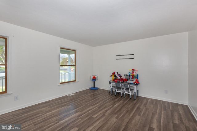 41 WHEATON DR, Littlestown, PA 17340