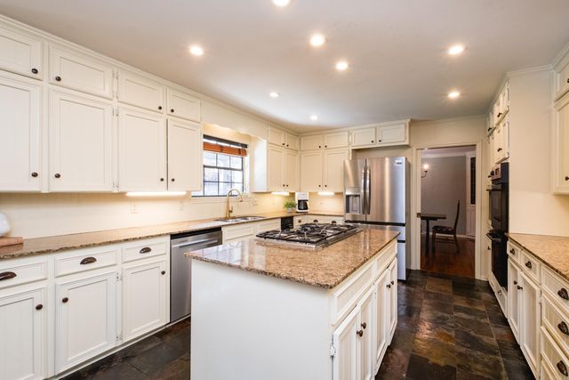 2 Longlea Drive, Little Rock, AR 72212